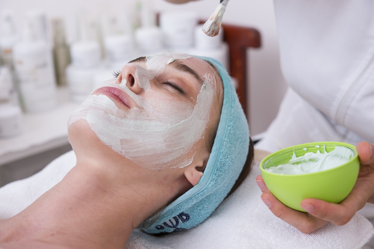 Brow lift of wenkbrauwen waxen?