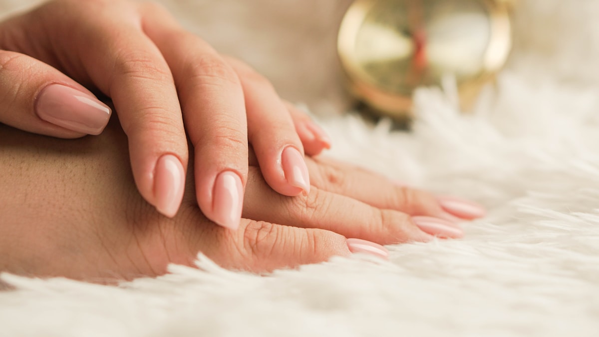 Soap nails zijn de nageltrend van deze zomer